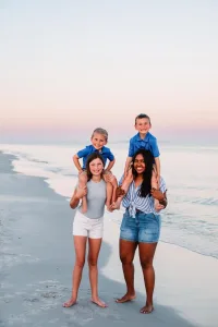 Mayra and her host kids.