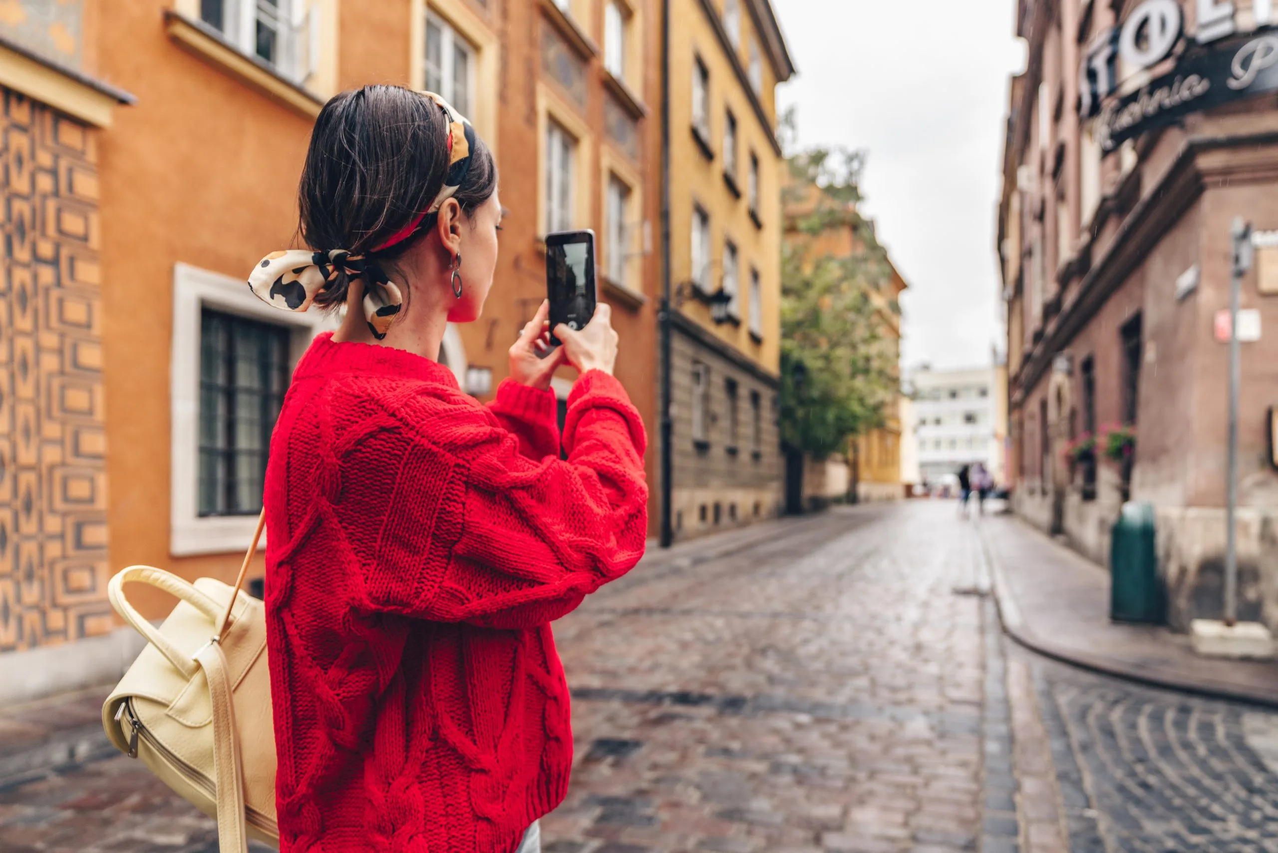 Au Pair exploring